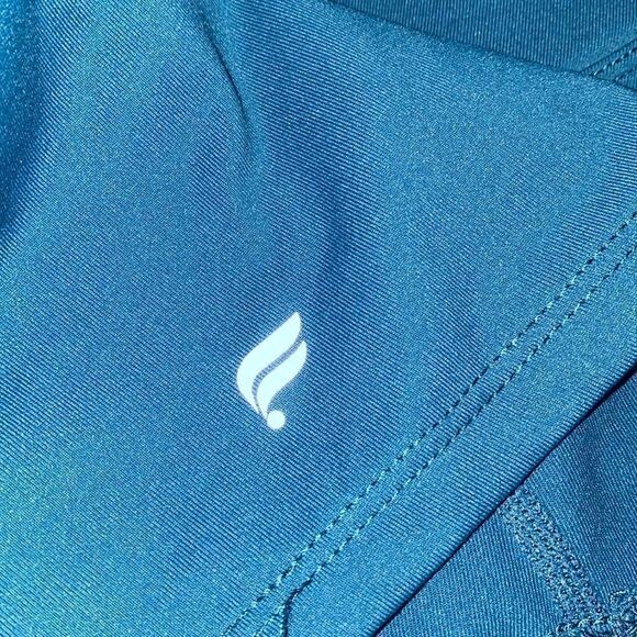 ✨ Kessler Built-In Bra Tank✨ - Picture 4 of 6